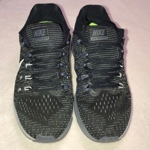 NIKE ZOOM STRUCTURE 19. (452)